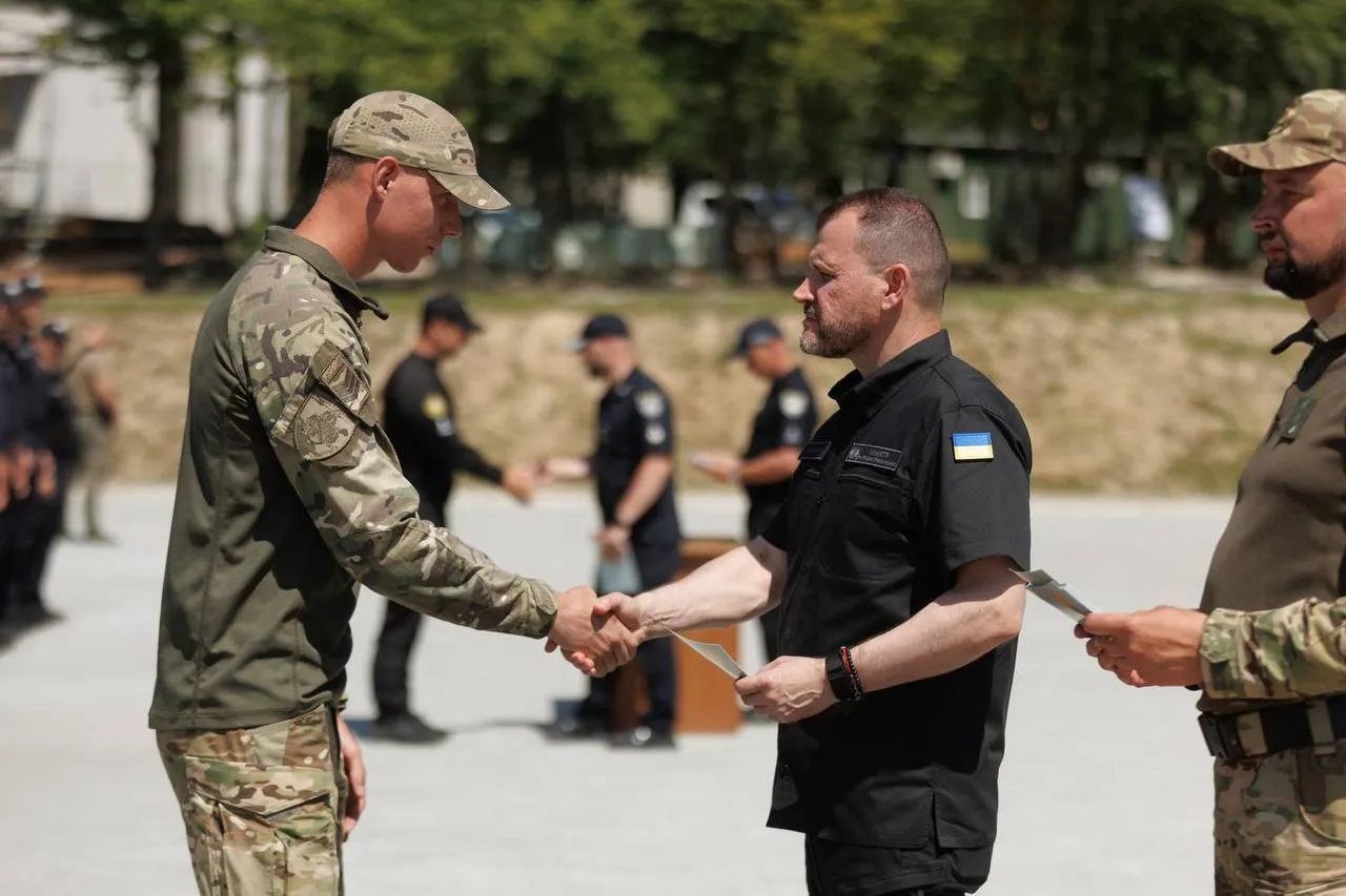 В Украине продолжают усиливать боевую подготовку патрульных полицейских