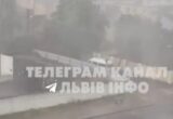 Львов накрыло мощное ненастье: гроза, град и шквальный ветер привели к разрушениям в городе