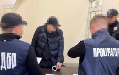 Напал с ножом на военного во время проверки документов: во Львове будут судить экстаможника
