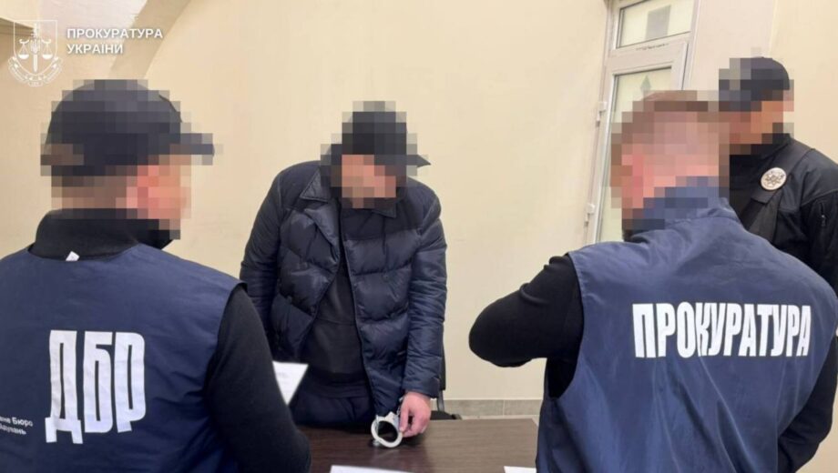 Напал с ножом на военного во время проверки документов: во Львове будут судить экстаможника