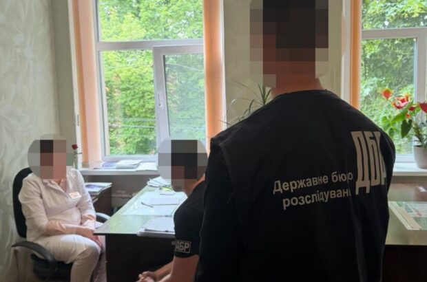 ДБР повідомило про підозру двом лікаркам у справі про фальшиві діагнози для ВЛК