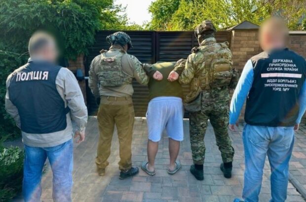 На Одещині викрили схему виїзду чоловіків за кордон через систему ”Шлях”: фігурує керівник транспортної компанії
