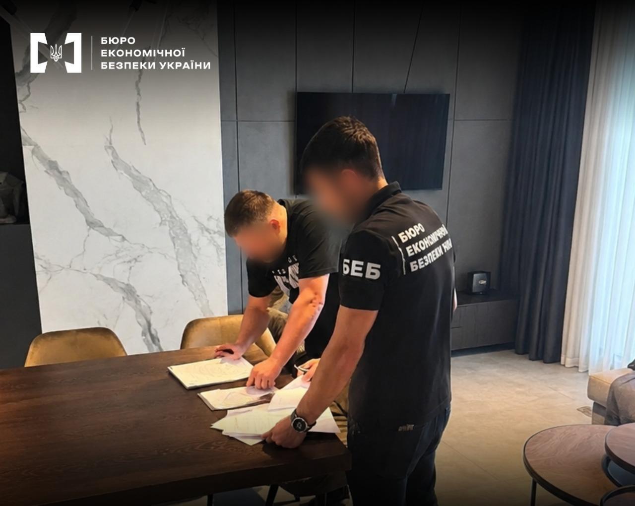 Посадовця міськради Чернівців підозрюють у розтраті коштів під час закупівлі генераторів