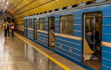 Метро без поїздів уночі: що відбувається на станціях після завершення руху