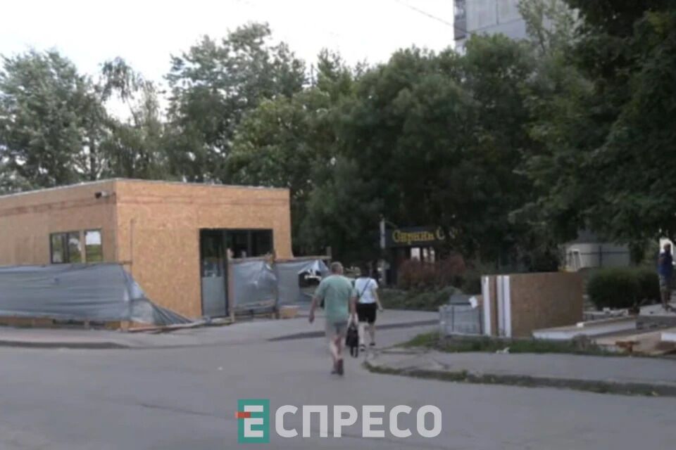 Комунальна земля на 15 років і 560 грн на місяць: як дружина голови суду отримала ділянку під МАФ