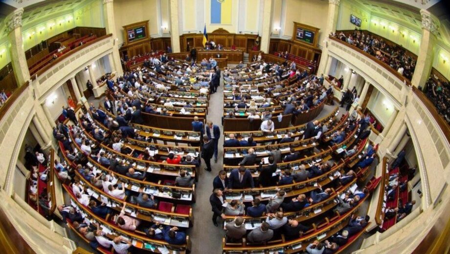 Чинні нардепи задекларували понад 6 млрд грн доходів за рік: понад 66% припало на Порошенка