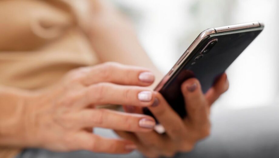 Шахраї можуть скористатися навіть старими SMS: що небезпечно зберігати у смартфоні