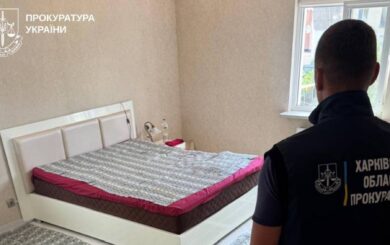 Вся спальня в долларах: в Харькове остановили схему продажи фиктивных инвалидностей для военнообязанных