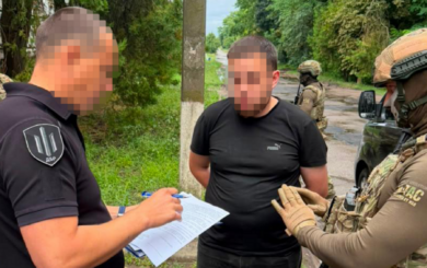 Избили и закрыли в хозяйственном здании: ДБР задержали двух военных в Кировоградской области