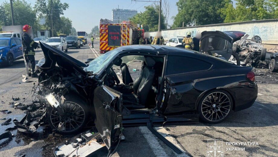 В Киеве сообщили о подозрении 21-летнему водителю BMW, устроившему смертельное ДТП на Выговского