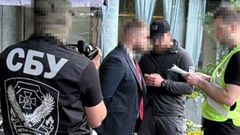 В Киеве адвоката задержали на взятке в $30 тысяч: обещал »договориться» с судьей