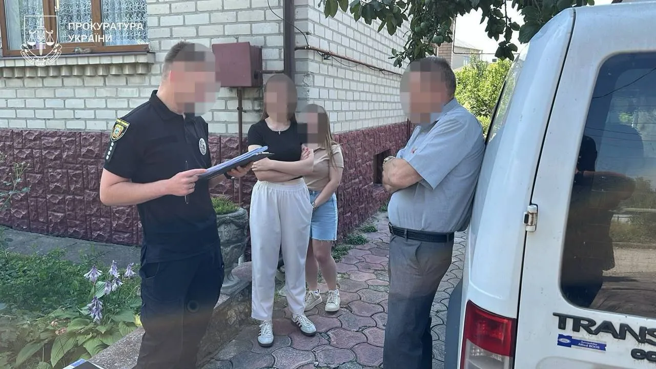 Эксплуатация людей с психическими расстройствами: директор интерната в Тернопольской области получил подозрение в торговле людьми
