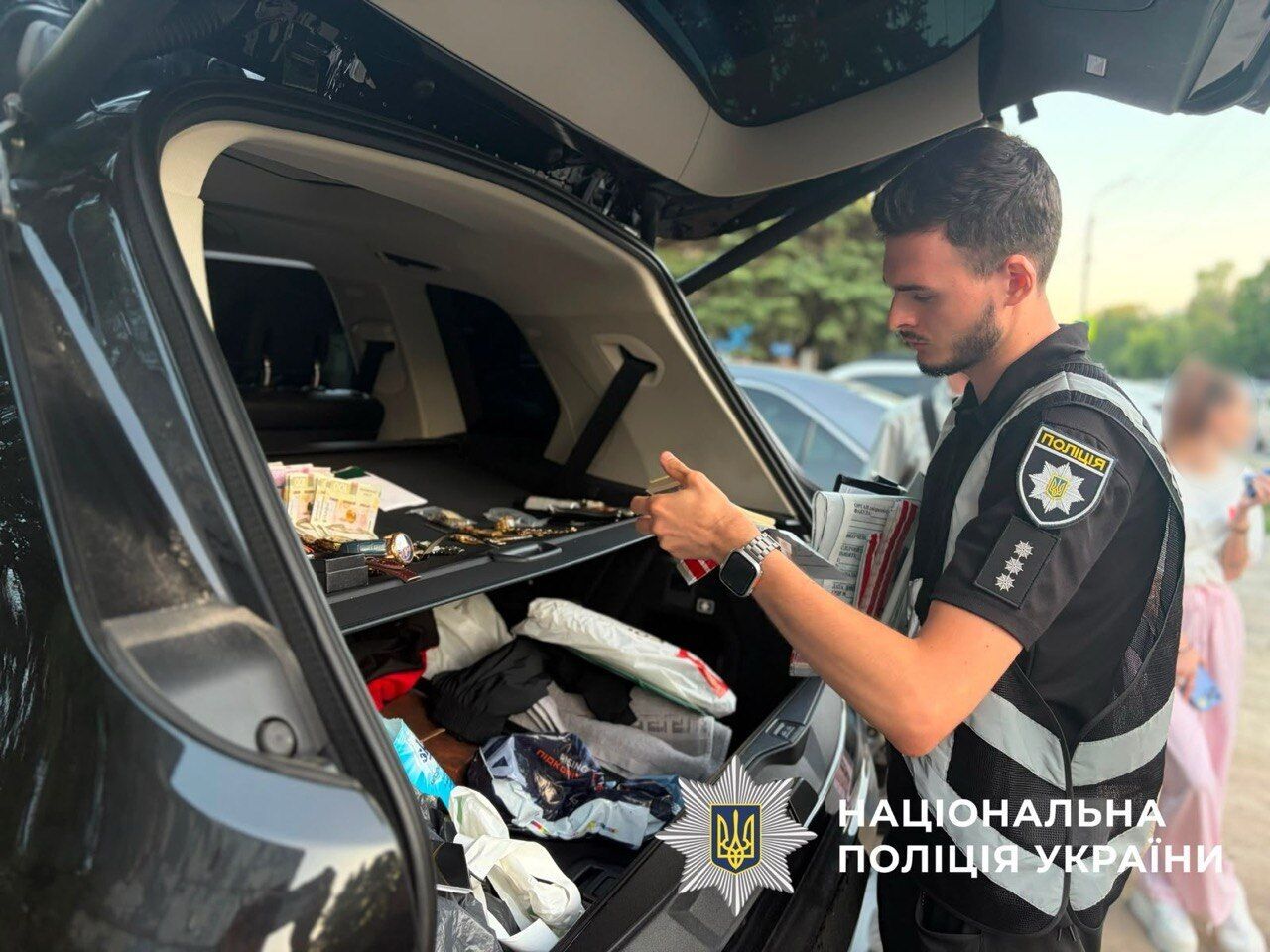 Избили и ограбили волонтера: полиция задержала банду вымогателей на Днепропетровщине