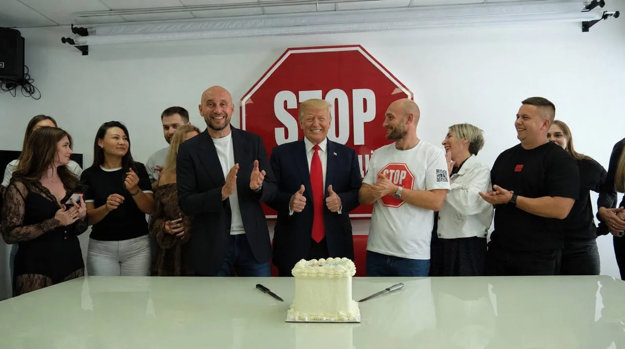 СтопКор ''прийняв у команду'' Трампа: антикорупційне медіа запустило флешмоб мемів