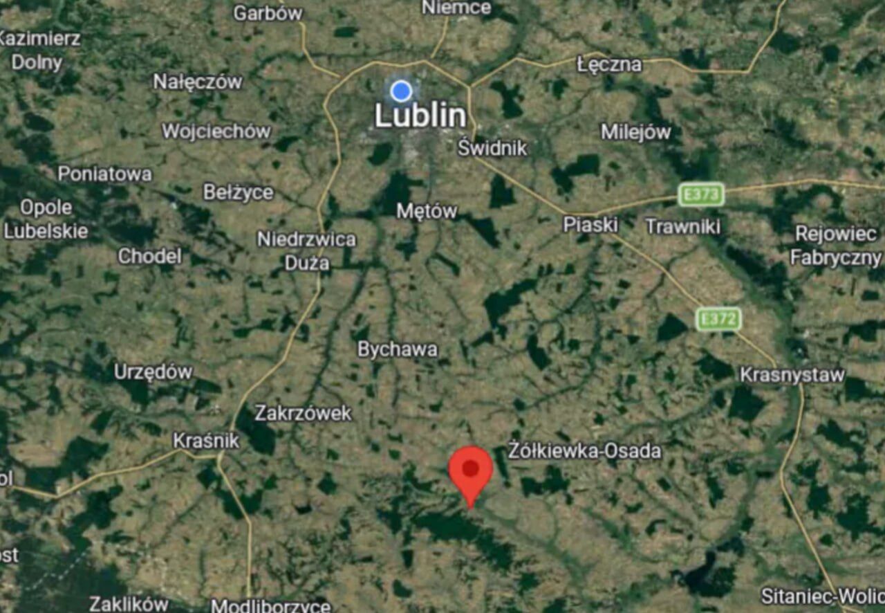 Під Любліном прогримів вибух під час атаки рф на Україну: у полі знайшли невідомий об’єкт