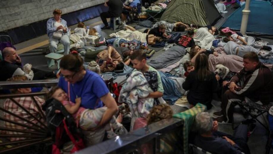 Метро переполнено: более 56 тысяч человек покрывались в Киеве во время ночной атаки