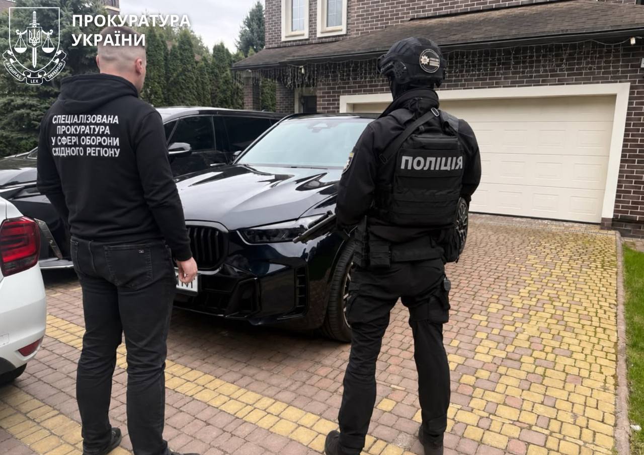 Закупка дров для Нацгвардии с убытком на 2,1 млн грн: задержали начальника тыла и двух предпринимателей