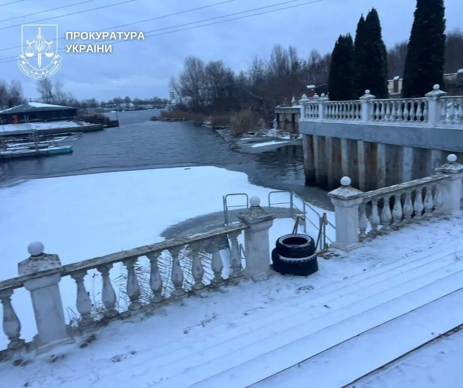 Захватил землю у Днепра и построил дом: экснардеп предстанет перед судом