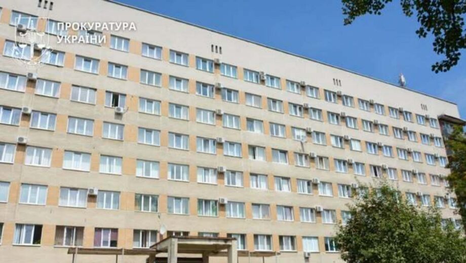На Прикарпатті посадовицю лікарні підозрюють у незаконних ”ковідних” доплатах на 1,6 млн грн