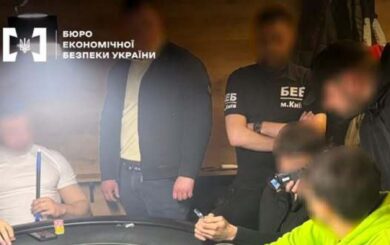 Підпільні покер-клуби у Києві заробляли мільйони: БЕБ викрило нелегальний гральний бізнес