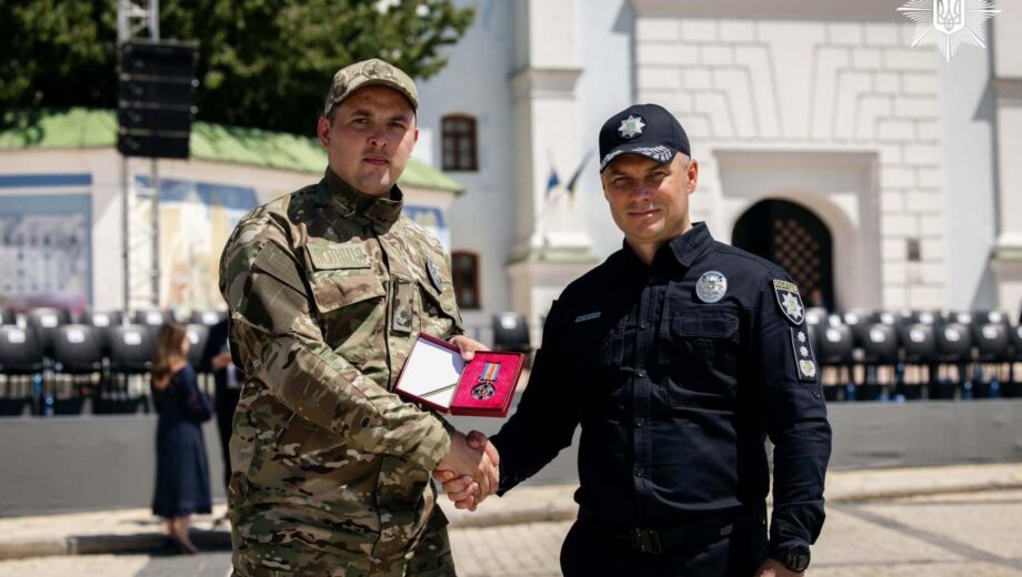 Вигівський привітав українців із Днем Державності та відзначив поліцейського полку ”Сафарі”