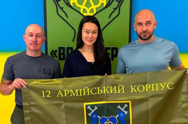 БФ »Батальон Волонтер» и MK Foundation передали микроавтобус воинам 157 ОМБр