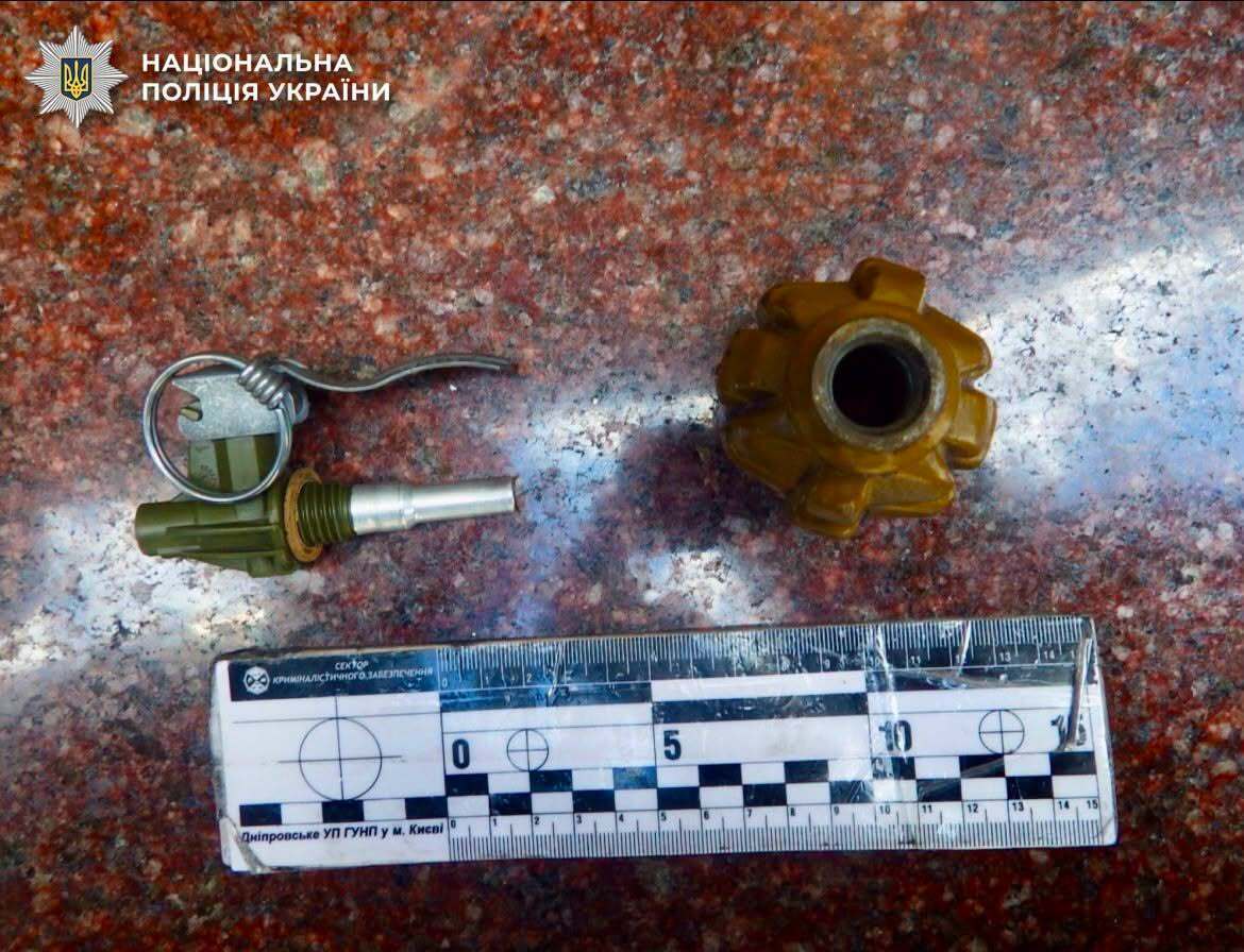 В столице разоблачили мужчину, оставившего боеприпасы возле ресторана