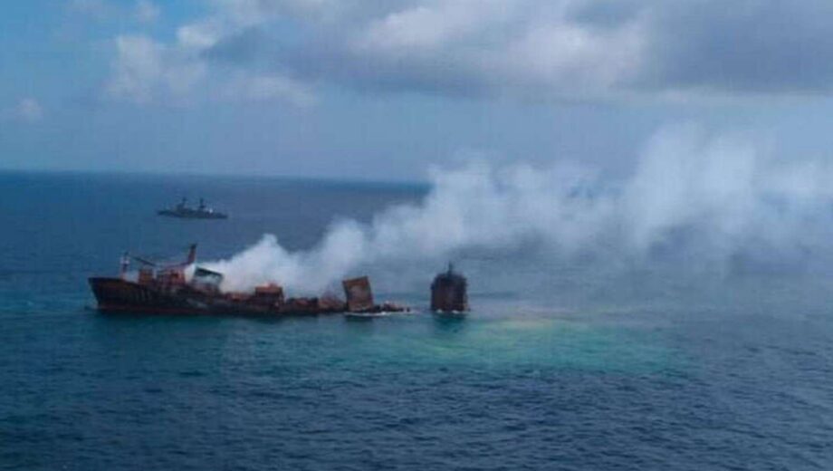 У Чорному морі біля Одеси затонуло судно — місцеві канали