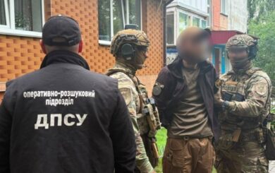 $5,5 тисячі за нелегальний виїзд до Молдови: на Хмельниччині затримали організаторів схеми