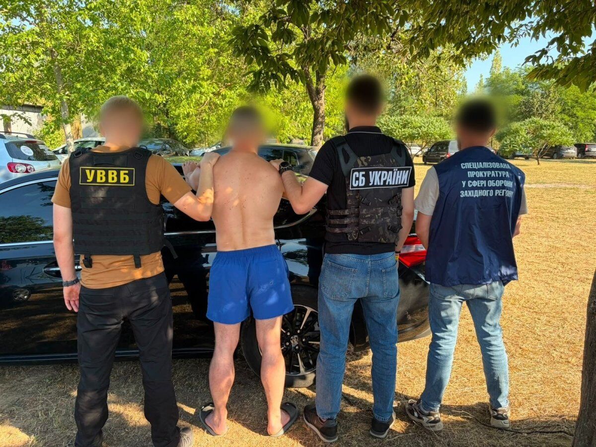 За $12,5 тисячі обіцяв вивезти чоловіка за кордон: на Закарпатті затримали прикордонника