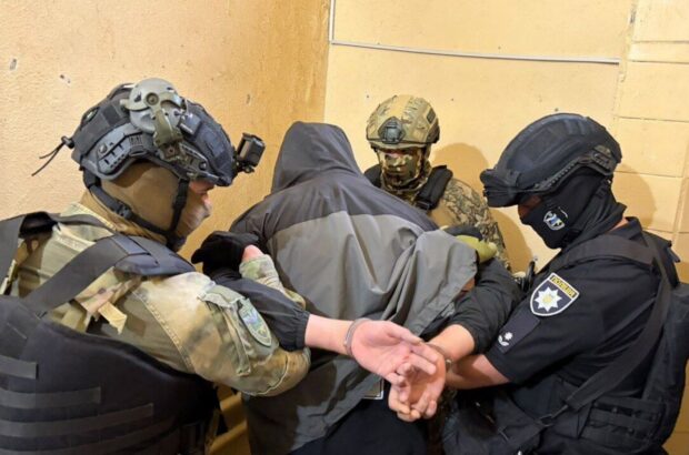 Во Львове полиция и СБУ задержали мужчину, напавшего на правоохранителей во время конфликта с ТЦК