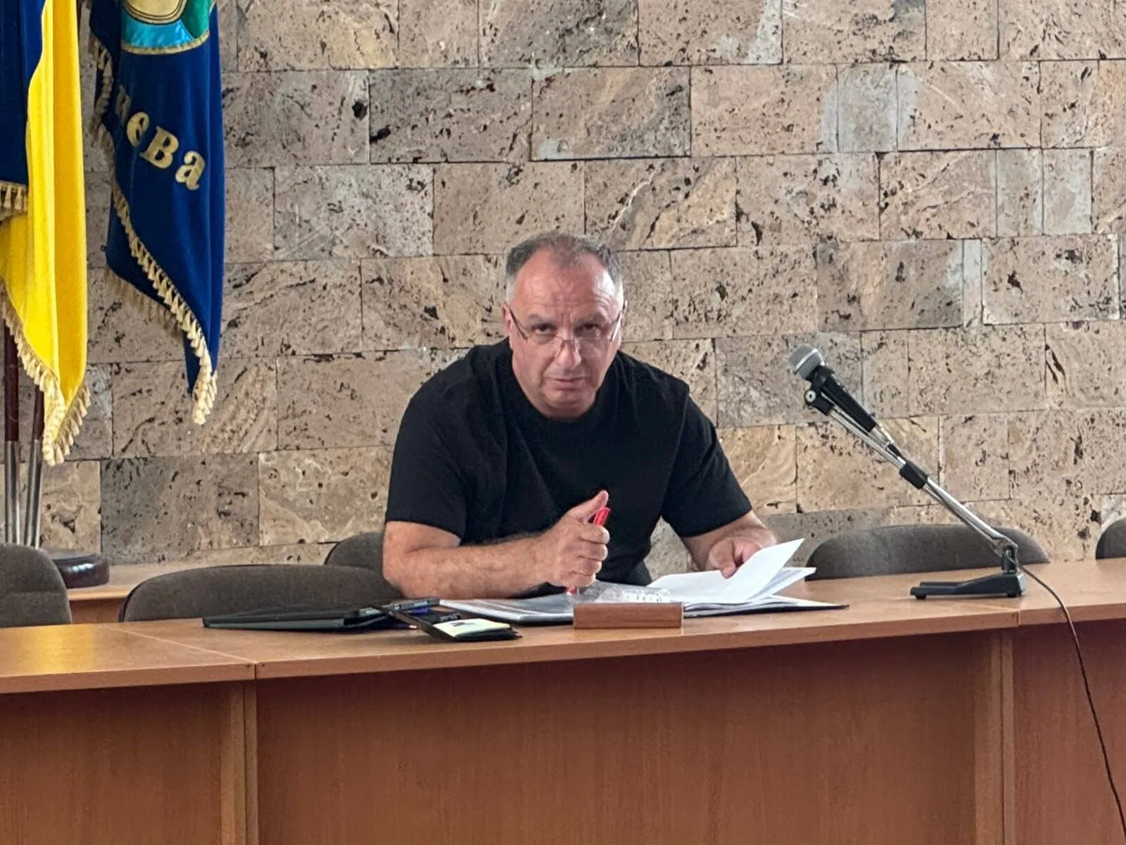 Скандал вокруг ОСМД на Дарнице: инициированное ''Бесом'' Беселией собрание не состоялось