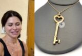 »Золотой ключик» от Киевской таможни? Столичная должностница »засветила» подвеску от Tiffany