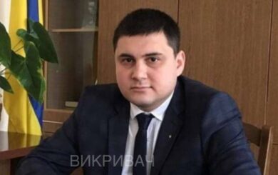 Квартира й гаражі на батькові, авто — на тещі: що задекларував начальник Хмельницького ТЦК