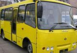 В Киеве маршрутка превратилась в »бассейн»: пассажиров возили под дождем прямо в салоне