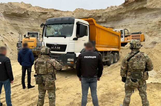 Під виглядом геологічного вивчення видобули понад 53 тисячі кубометрів піску