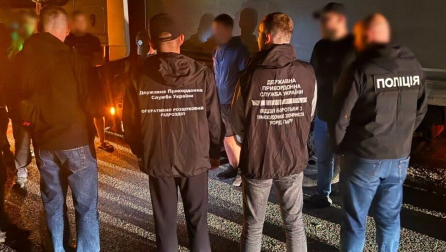 VIP-місце у вантажівці за $7,5 тисяч: прикордонники виявили нелегальний трансфер до Молдови