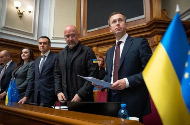 Совет утвердил новый состав Кабмина: вошедший в правительство Корецкого