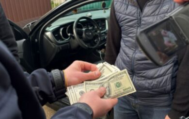 На Черкащині викрили військового, який вимагав $12 тисяч за непридатність до служби -ДБР
