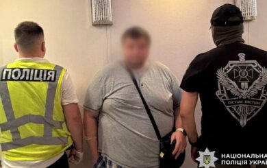 В Киеве мужчина за $1100 обещал оформить иностранцу вид на жительство без его присутствия