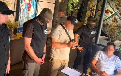 ГБР, СБУ и ОГП разоблачили адвоката, который выманивал у предприятия $14 тысяч