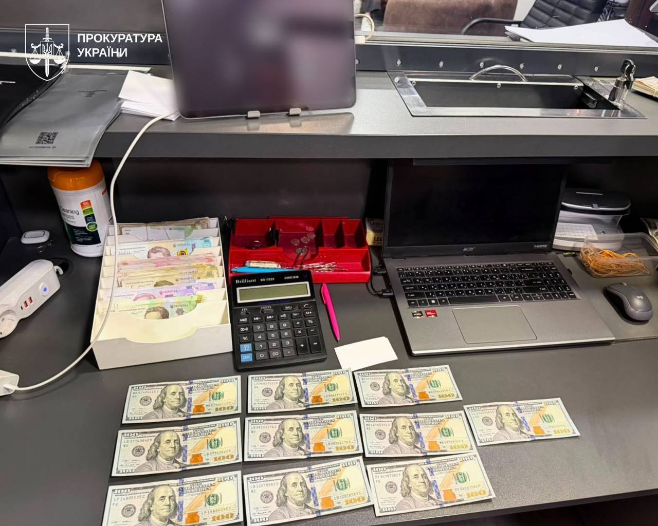 ''Усе буде вирішено'': київський адвокат виманив $20 тисяч, прикриваючись зв’язками в суді