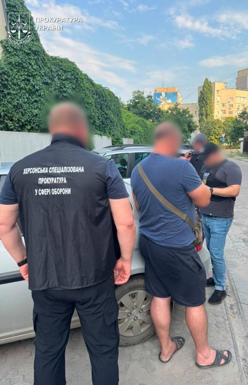 Обіцяли ''вирішити питання'' з ВЛК за $7000: на Херсонщині повідомили про підозру двом військовим