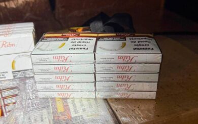 ”No smoking” і 105 тисяч пачок сигарет усередині: митники викрили схованку в автоцистерні