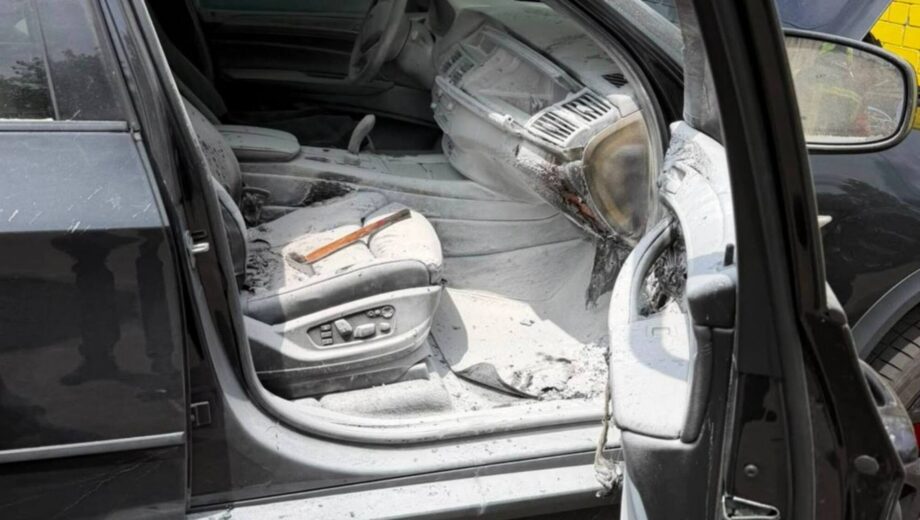 У Подільському районі Києва чоловік підпалив авто психолога громадської організації