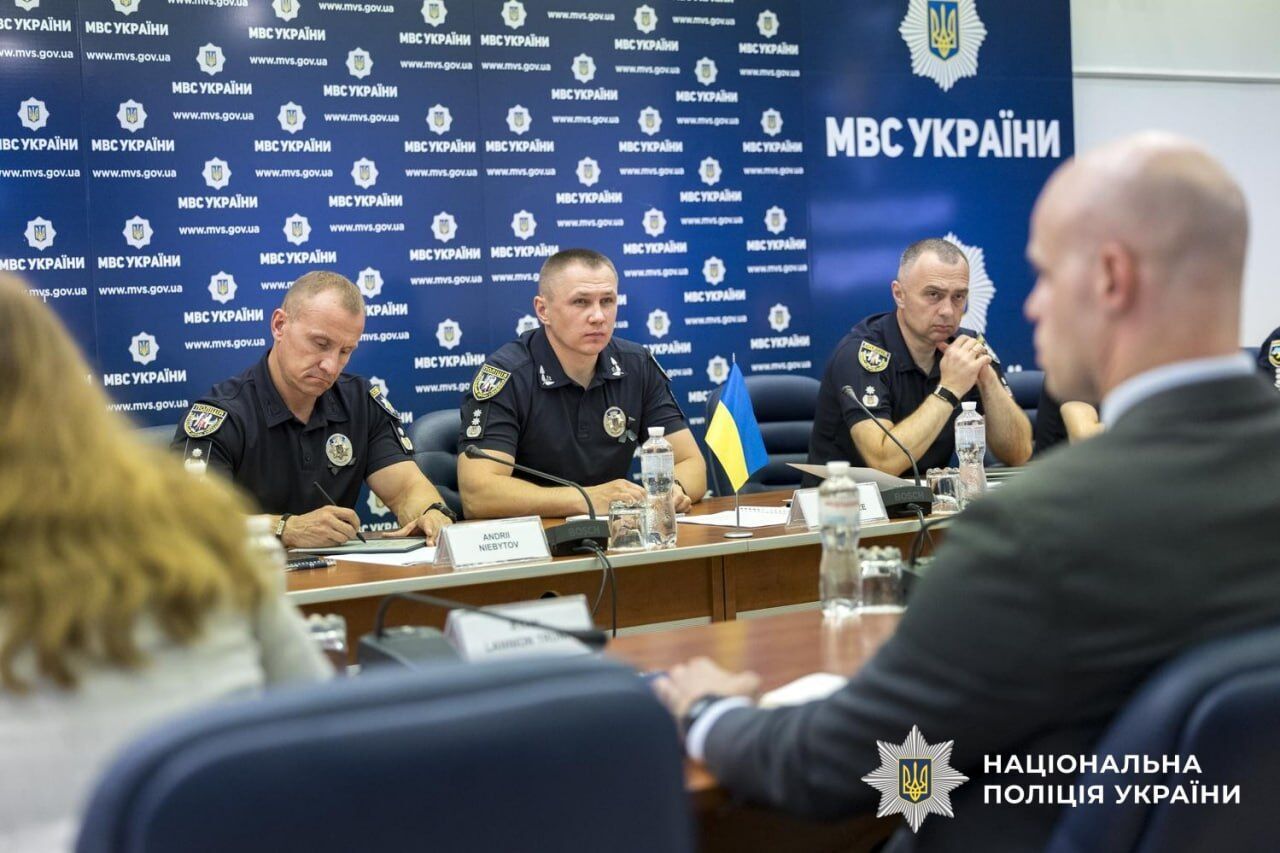 Нацполіція та США посилюють співпрацю: у пріоритеті – боротьба з кіберзлочинністю та незаконним обігом зброї