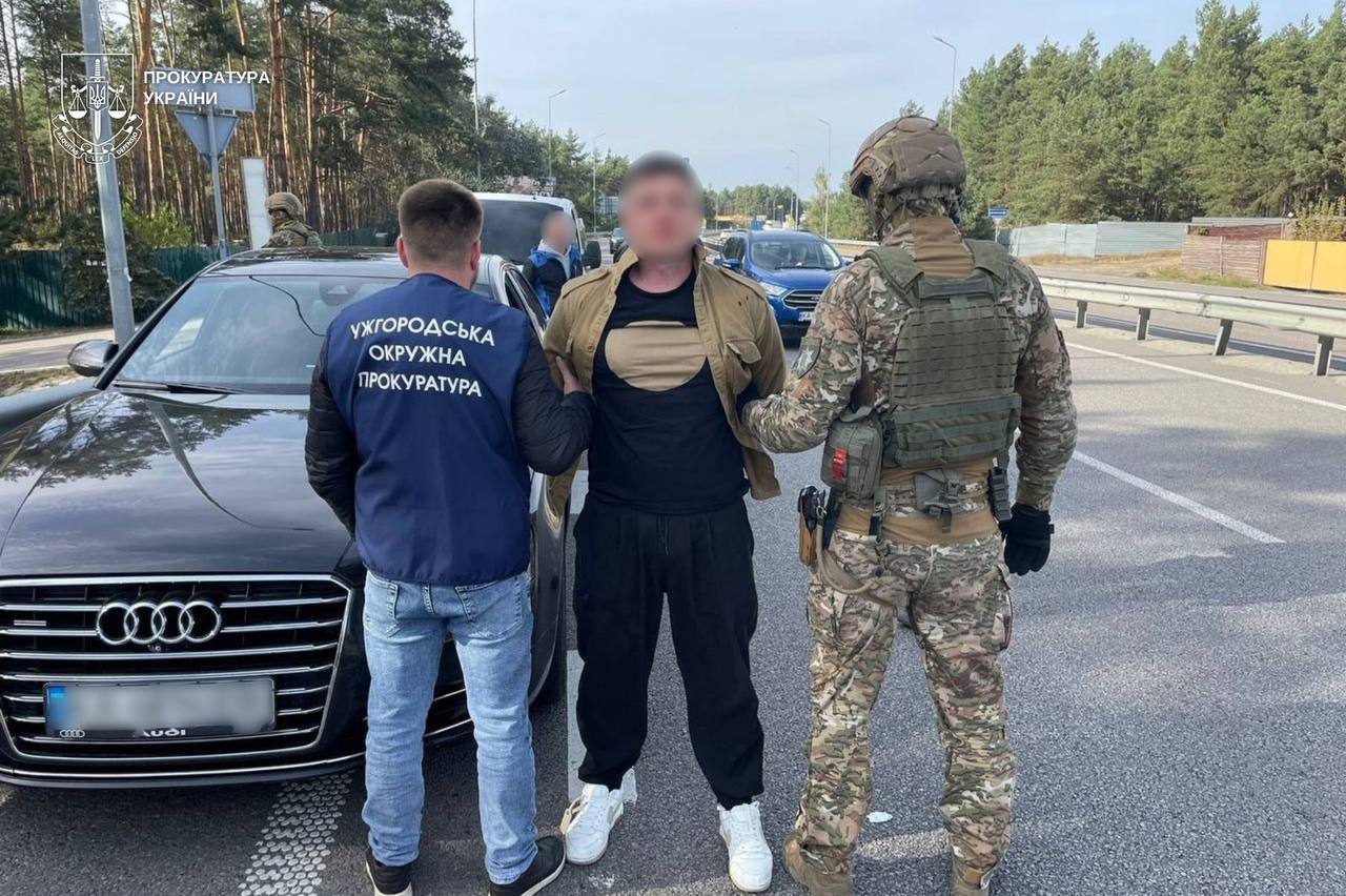 Обдурив матір полеглого військового на 6,6 млн грн: прокуратура не погодилася з вироком суду
