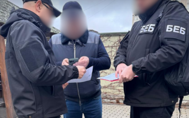 БЕБ проводить обшуки на металургійному заводі у Броварах: серед фігурантів — чинний та колишній депутати