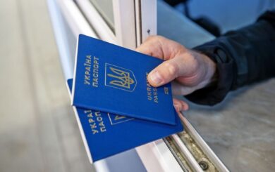 Після тимчасового захисту: у яких 5 країнах ЄС українці вже можуть оформити тривале проживання
