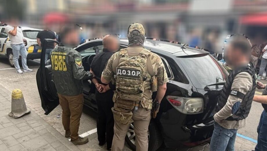 За переправку в Европу требовали 7 тысяч долларов: пограничники разоблачили схему